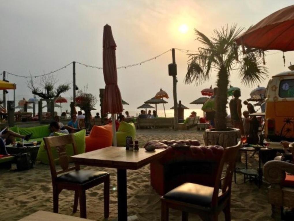 Piet'S Beachhouse Катвейк-ан-Зе Экстерьер фото
